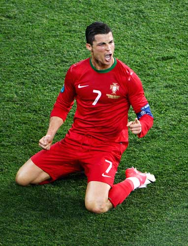 意媒：AC米兰将和罗马在冬窗争夺齐尔克泽