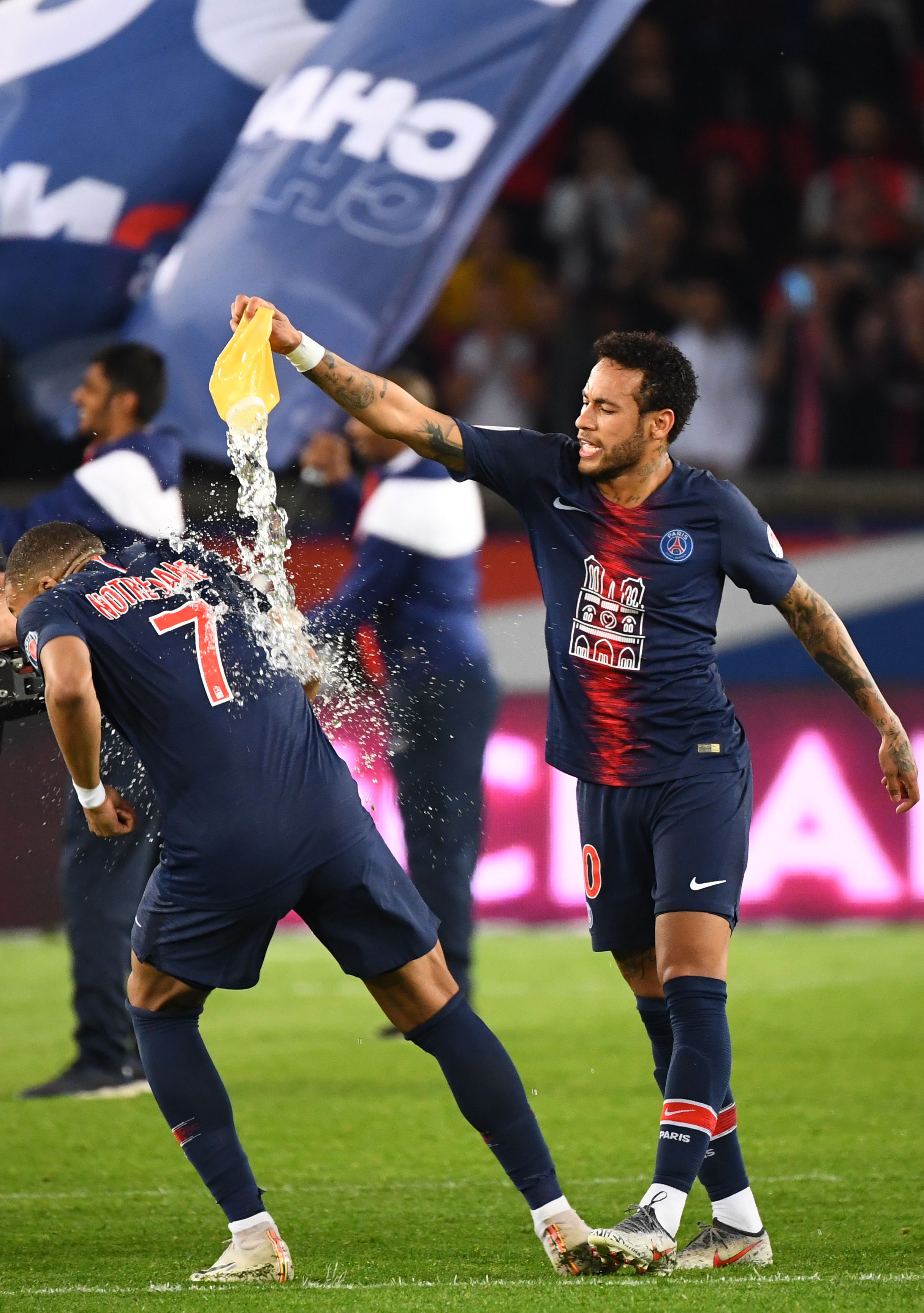 湖人伤病更新：詹姆斯确认今日可出战76人