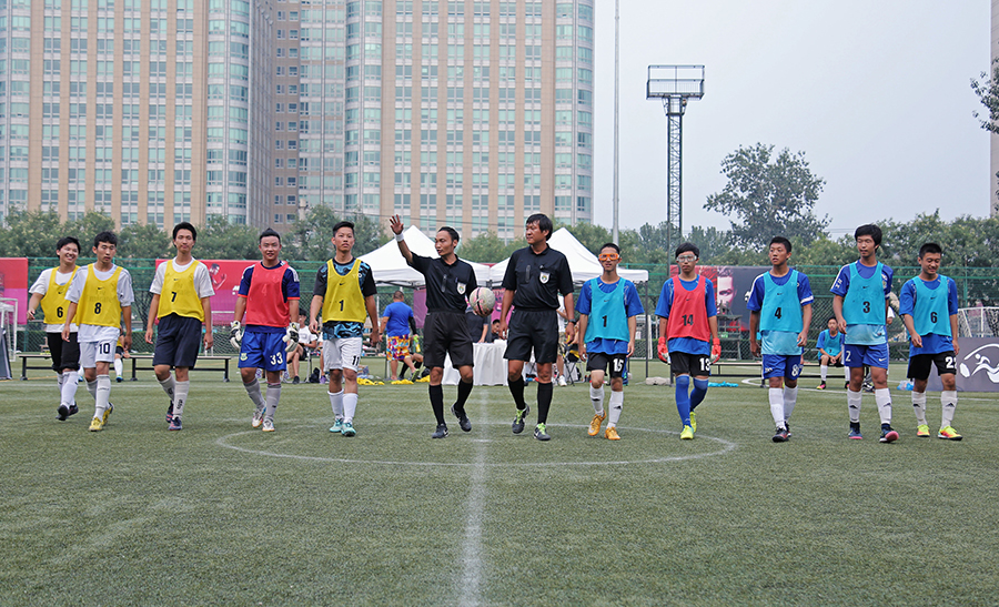 图片报：法兰克福队医私下为对手球员治疗，已被俱乐部开除