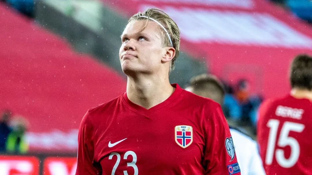 阿斯：伯纳乌本赛季收入将超4亿欧元，力助皇马大幅增收（阿斯：伯纳乌本季营收预计突破4亿欧元，助皇马收入大幅增长）