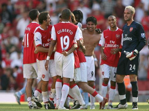 拜仁12轮不败领跑，曼城绝杀鱼腩，巴萨AC米兰登顶