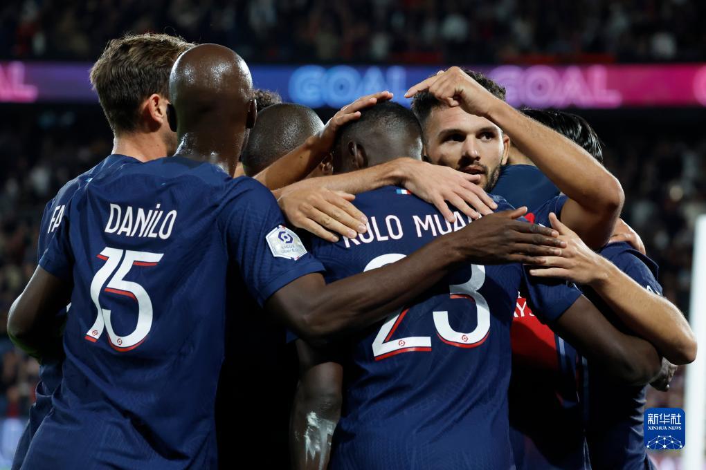 斯洛特：我不担心帅位且得到高层很多支持；失误是团队的问题