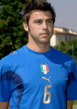 理疗师：DV9的伤和丁丁、卢卡库类似，可能需要3到5个月恢复