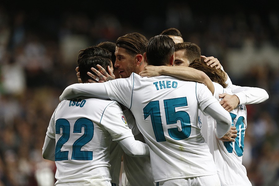 NBA：勇士险胜小牛 库里关键三分救主