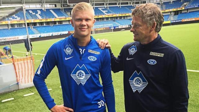 卡拉布里亚欧联攻入制胜球！挑球扣过对手+外脚背撩射一气呵成（欧联赛场卡拉布里亚制胜一击：挑球过人后外脚背劲射，一气呵成）