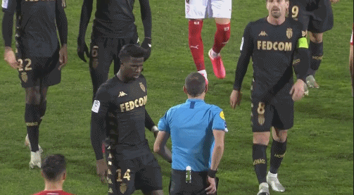 新疆下赛季算是废了！无控卫串联，外援无强解点，刘炜与助教争执