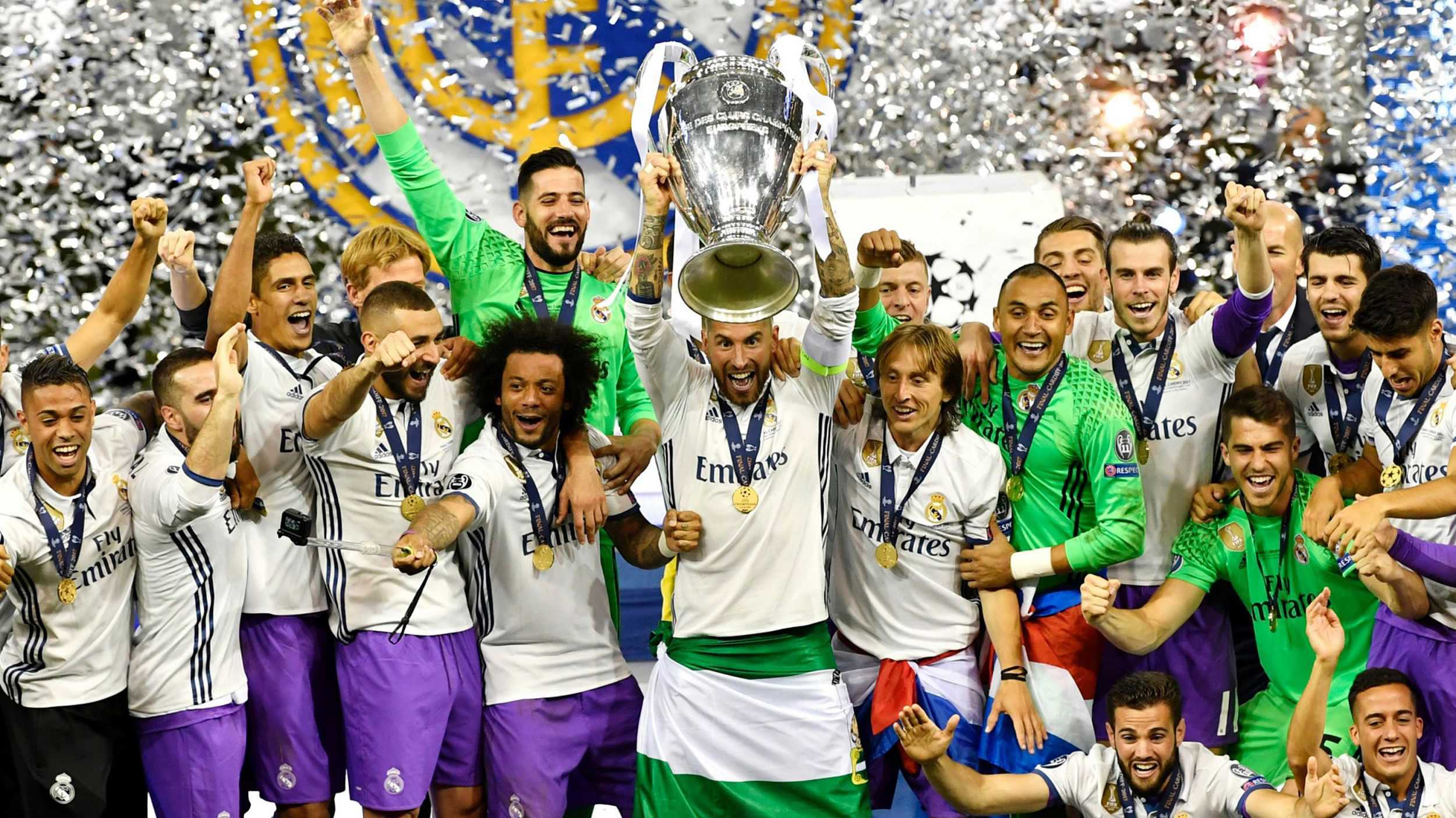 崩盘！利物浦3连败+3场丢10球，各赛事12场比赛狂输9场（溃败！利物浦三连败，近三战丢10球，近12场各项赛事输掉9场）