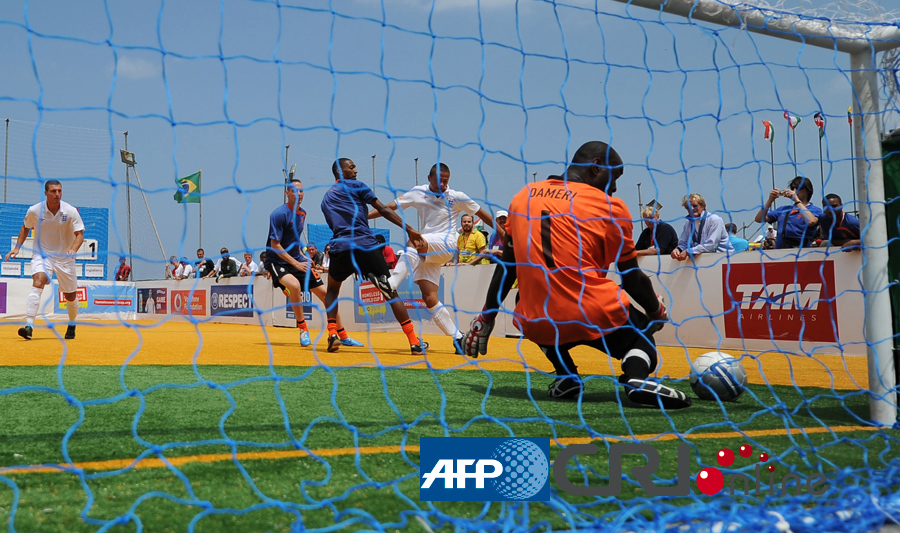 替补球员关键时刻破门逆转比赛