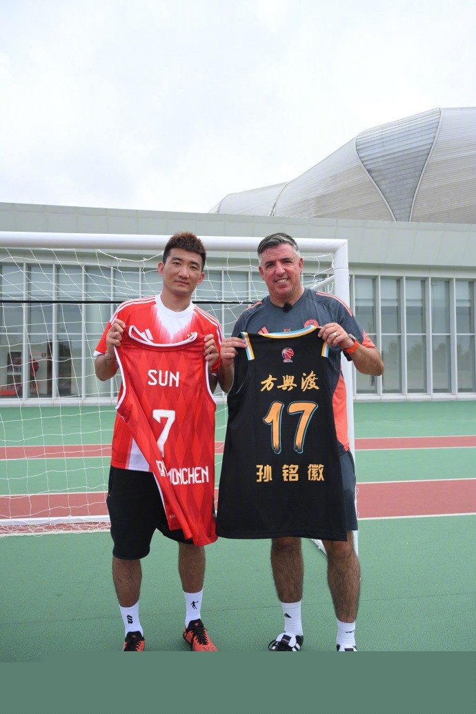 28球，B费升至葡萄牙队史射手榜第六位