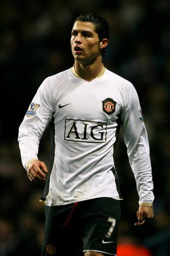 那个受伤倒地的瞬间让人揪心