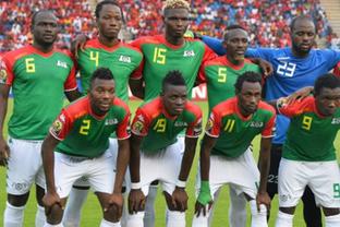 亚戈平均69.7分钟一球，本赛季中超进球数＞1的球员中用时最短（亚戈每69.7分钟进一球，本季中超进球数超过1的球员中效率最高）