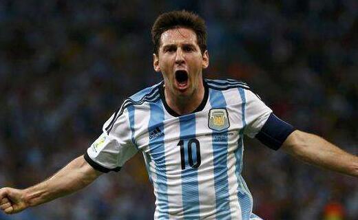 皇家马德里有意出人意料地任命阿隆索为新任主教练，而伯纳乌球员则被指控“扰乱秩序”。