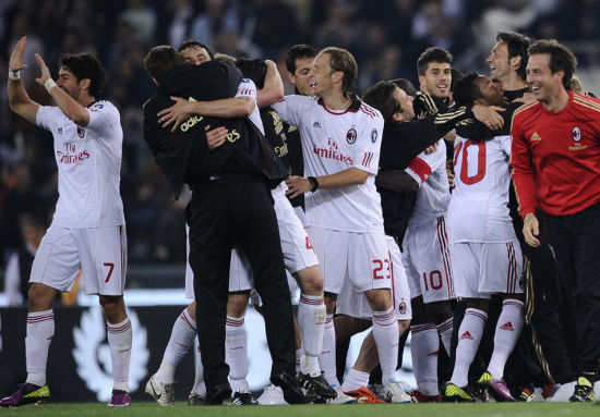 天空体育：阿森纳正与萨卡就一份长期合同进行谈判，进展顺利（天空体育：阿森纳与萨卡推进长期合约谈判，形势乐观）