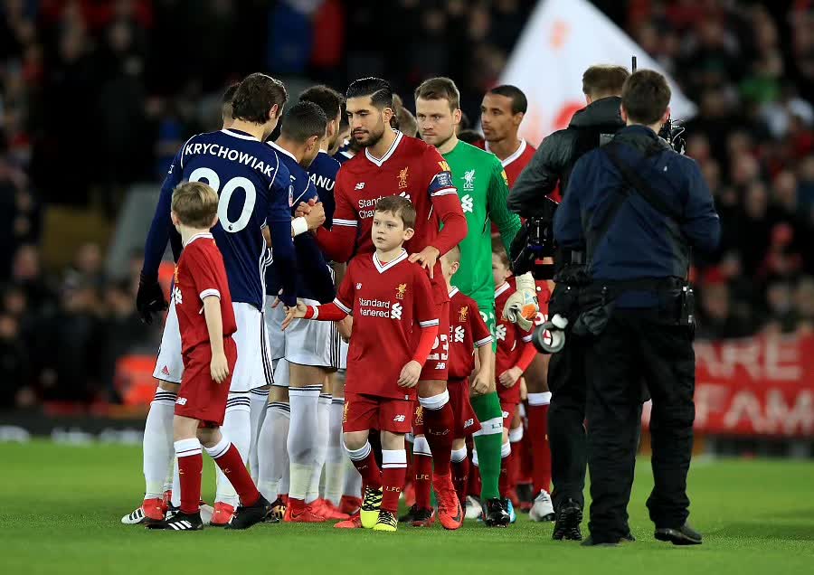 切尔西一路＂躺赢＂遭看衰 巴黎五冠王志在必得？（切尔西被质疑一路躺赢，巴黎志在冲击五冠？）